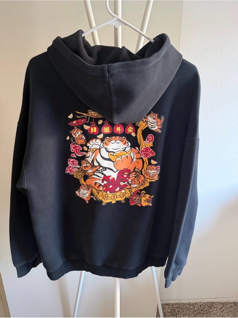Men's Black Graphic Hoodie with Colorful Tiger Illustration